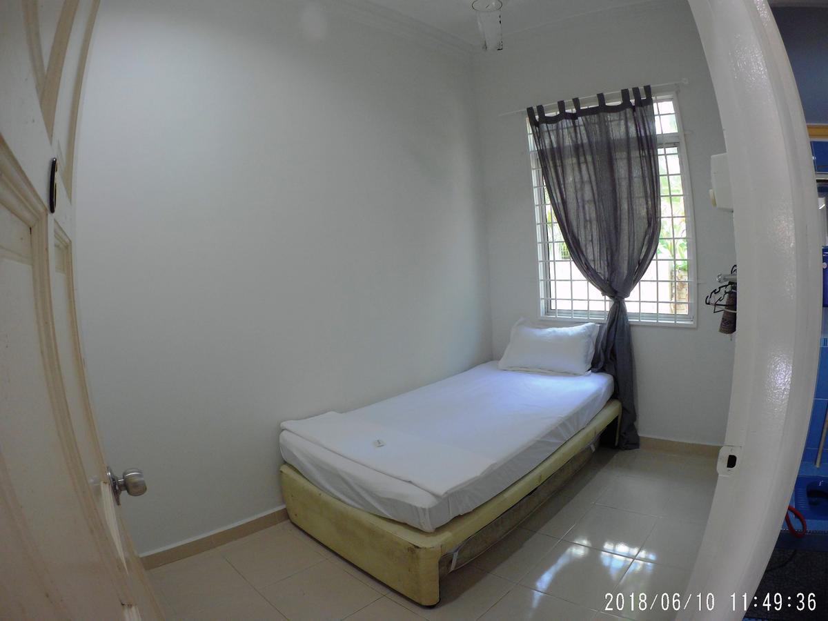 Fbs Guesthouse Дунгун Екстериор снимка