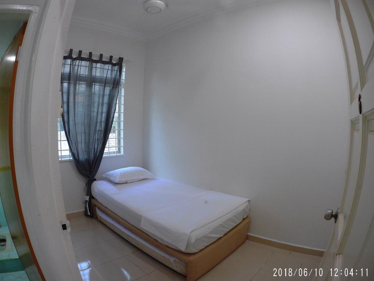 Fbs Guesthouse Дунгун Екстериор снимка
